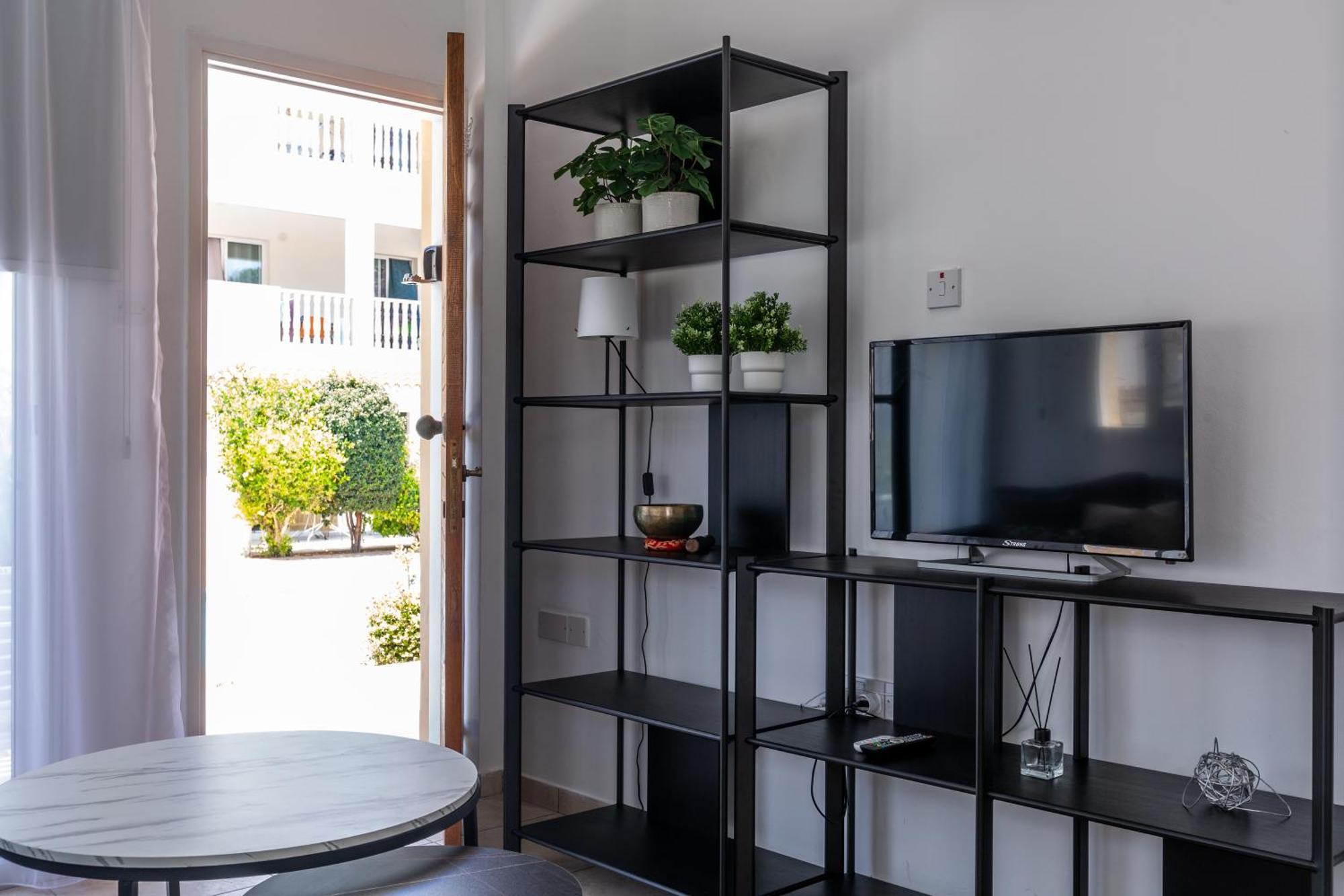 Beautiful One Bed Apartment In Pafos Dış mekan fotoğraf