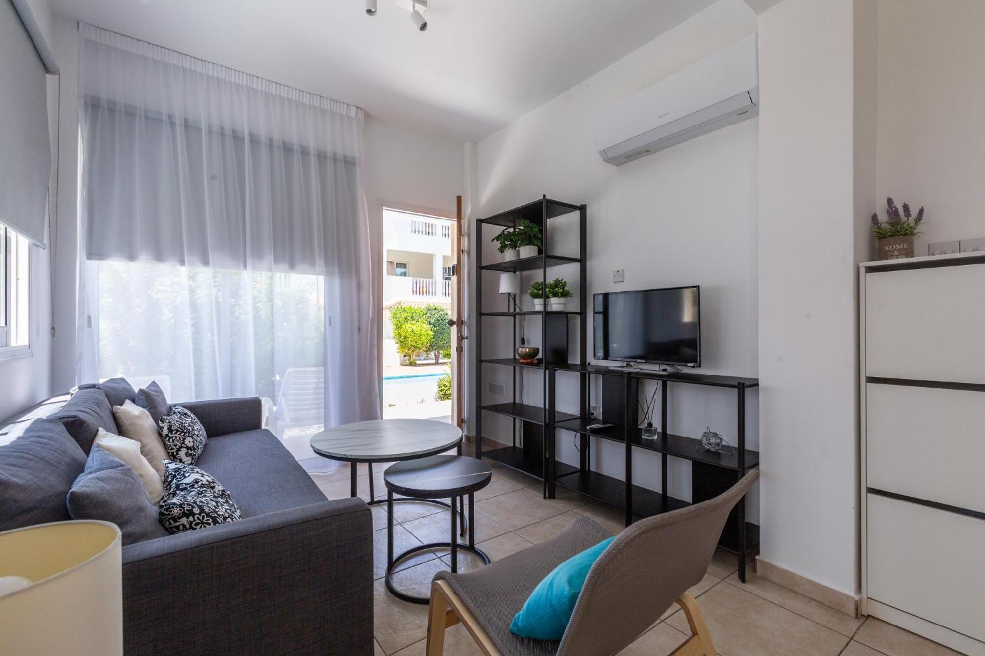 Beautiful One Bed Apartment In Pafos Dış mekan fotoğraf